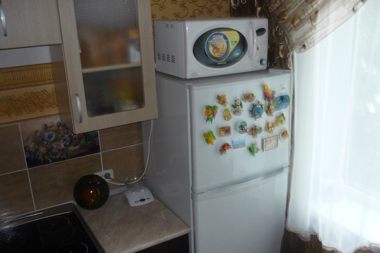 Quand puis-je mettre le micro-ondes sur le réfrigérateur et en vaut-il la peine?
