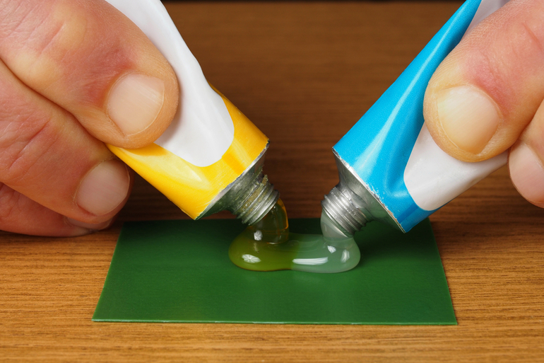 How to mix epoxy glue