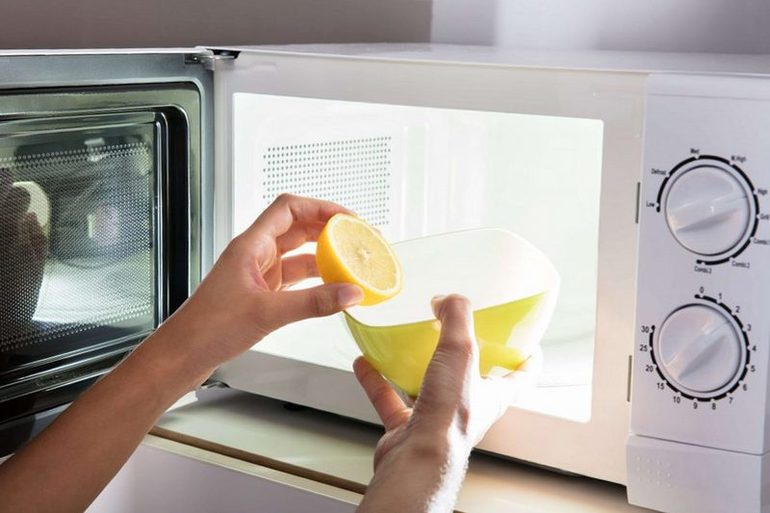 Microwave Cleaning Lemon
