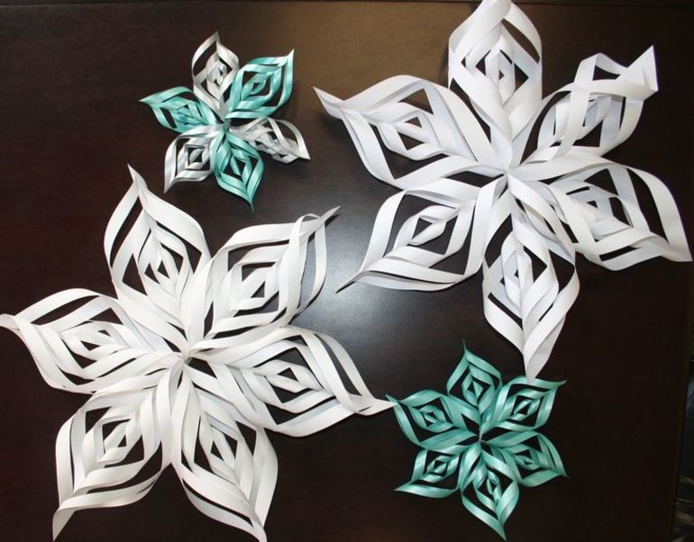 3D snowflakes.