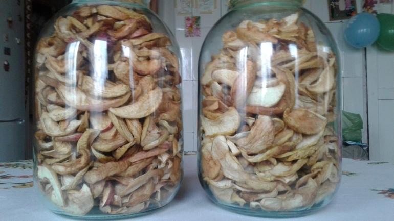 Store dry apples at home
