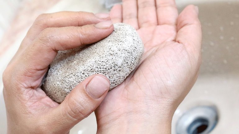 How to remove glue from the hands with pumice,