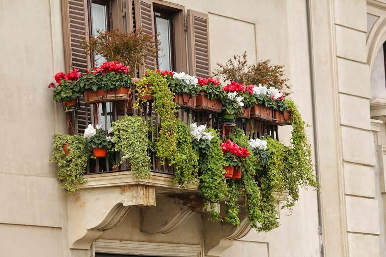 Френски балкон, както изглежда