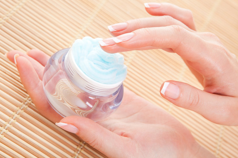 Lubrifier la peau avec un hydratant ou une lotion