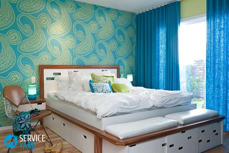 Curtains-in-turquoise-bedroom